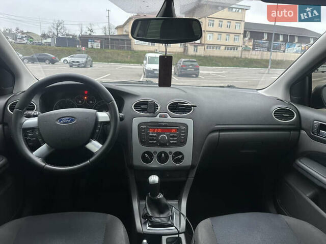 Синий Форд Фокус, объемом двигателя 1.6 л и пробегом 285 тыс. км за 4100 $, фото 4 на Automoto.ua