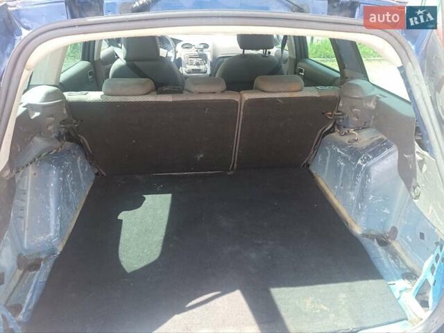 Синий Форд Фокус, объемом двигателя 1.8 л и пробегом 255 тыс. км за 4300 $, фото 16 на Automoto.ua