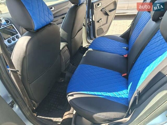 Синий Форд Фокус, объемом двигателя 1.56 л и пробегом 370 тыс. км за 4800 $, фото 1 на Automoto.ua