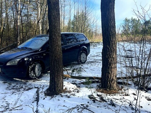 Синій Форд Фокус, об'ємом двигуна 2 л та пробігом 354 тис. км за 5400 $, фото 7 на Automoto.ua