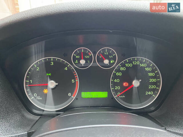 Синий Форд Фокус, объемом двигателя 1.56 л и пробегом 247 тыс. км за 4200 $, фото 19 на Automoto.ua