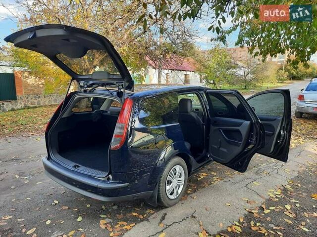 Синий Форд Фокус, объемом двигателя 1.6 л и пробегом 360 тыс. км за 4550 $, фото 90 на Automoto.ua