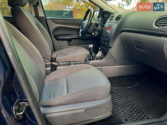 Синий Форд Фокус, объемом двигателя 1.6 л и пробегом 360 тыс. км за 4550 $, фото 24 на Automoto.ua