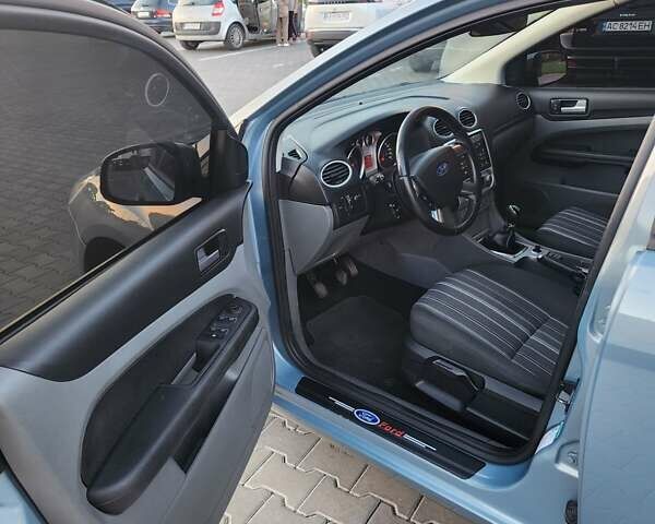 Синий Форд Фокус, объемом двигателя 1.6 л и пробегом 242 тыс. км за 6600 $, фото 12 на Automoto.ua