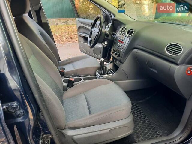 Синий Форд Фокус, объемом двигателя 1.6 л и пробегом 360 тыс. км за 4550 $, фото 73 на Automoto.ua