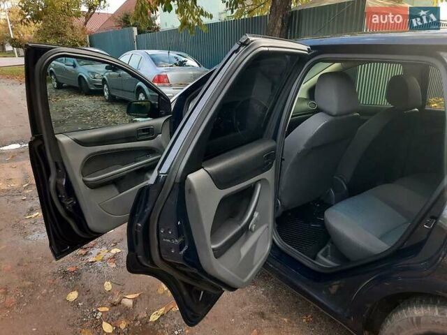 Синий Форд Фокус, объемом двигателя 1.6 л и пробегом 360 тыс. км за 4550 $, фото 71 на Automoto.ua