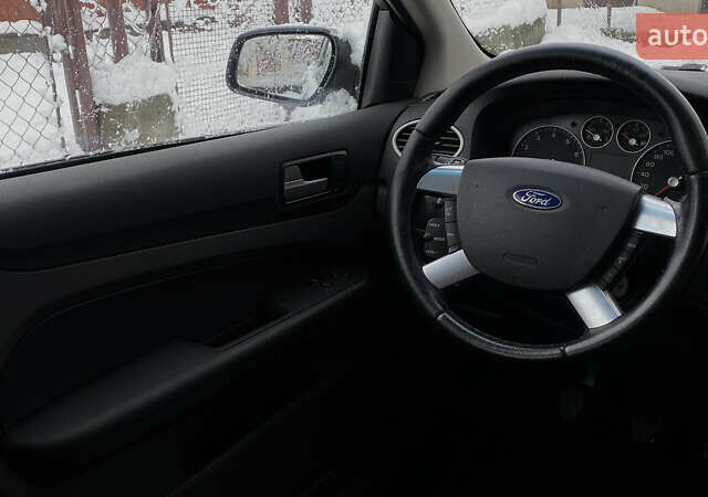 Синий Форд Фокус, объемом двигателя 1.6 л и пробегом 231 тыс. км за 5250 $, фото 57 на Automoto.ua