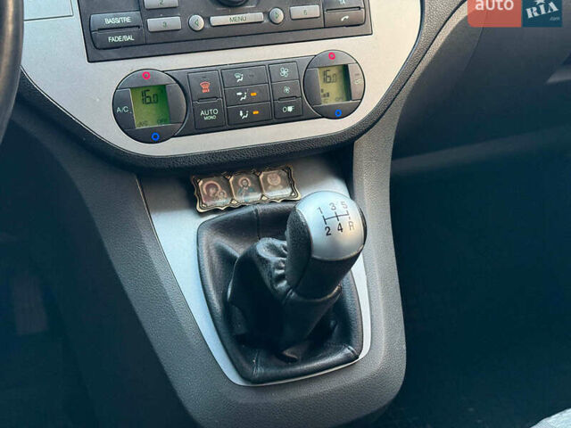 Синій Форд Фокус, об'ємом двигуна 1.8 л та пробігом 181 тис. км за 4790 $, фото 28 на Automoto.ua