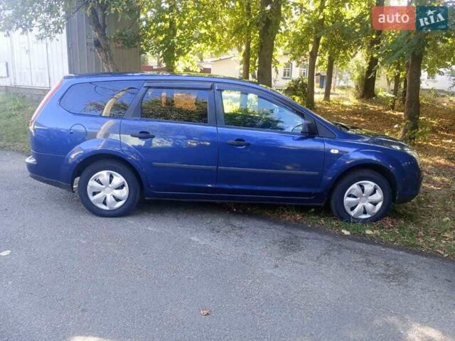 Синий Форд Фокус, объемом двигателя 1.6 л и пробегом 367 тыс. км за 3798 $, фото 4 на Automoto.ua