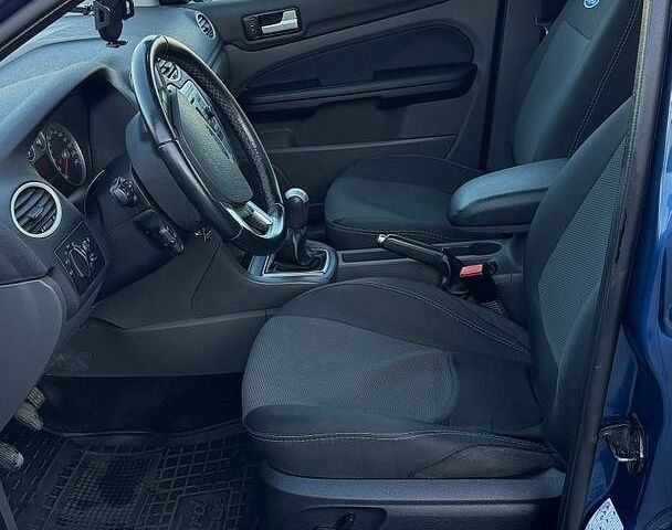 Синій Форд Фокус, об'ємом двигуна 1.8 л та пробігом 230 тис. км за 4300 $, фото 10 на Automoto.ua