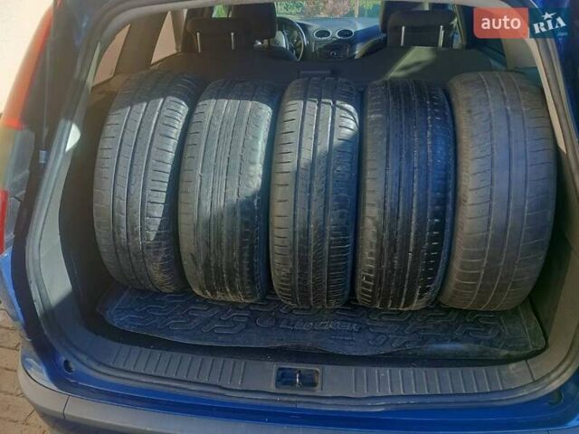 Синий Форд Фокус, объемом двигателя 1.6 л и пробегом 367 тыс. км за 3798 $, фото 15 на Automoto.ua