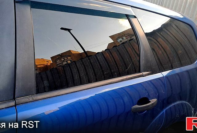 Синий Форд Фокус, объемом двигателя 1.6 л и пробегом 303 тыс. км за 1499 $, фото 6 на Automoto.ua