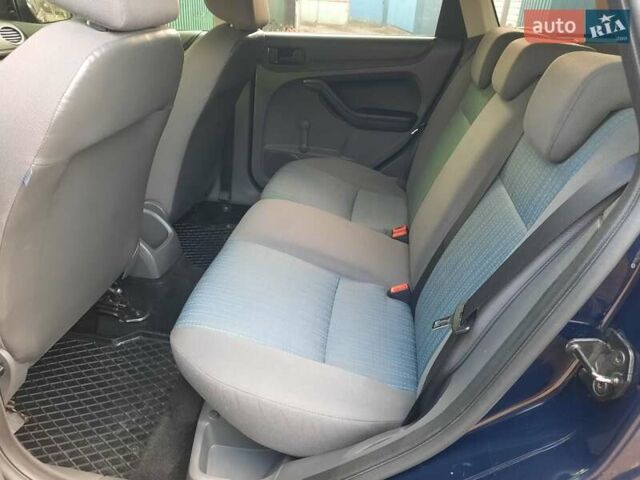 Синий Форд Фокус, объемом двигателя 1.6 л и пробегом 360 тыс. км за 4550 $, фото 68 на Automoto.ua