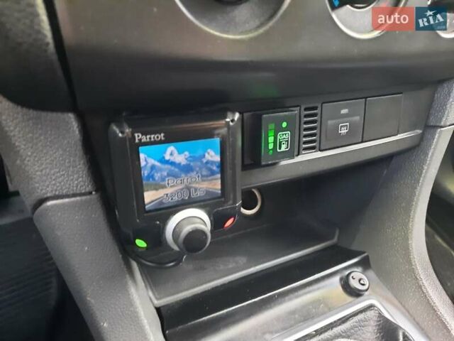 Синий Форд Фокус, объемом двигателя 1.6 л и пробегом 360 тыс. км за 4550 $, фото 9 на Automoto.ua