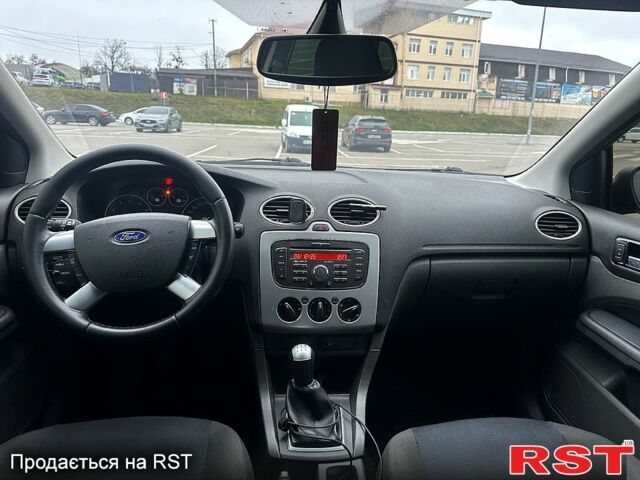 Синій Форд Фокус, об'ємом двигуна 1.6 л та пробігом 286 тис. км за 3900 $, фото 4 на Automoto.ua