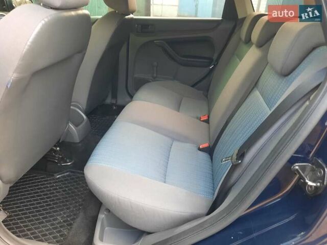 Синий Форд Фокус, объемом двигателя 1.6 л и пробегом 360 тыс. км за 4550 $, фото 65 на Automoto.ua