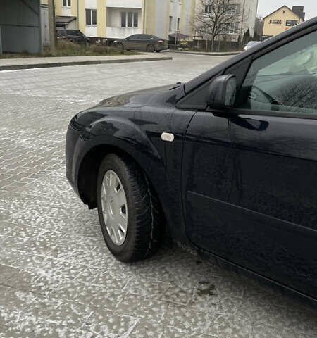 Синій Форд Фокус, об'ємом двигуна 1.8 л та пробігом 213 тис. км за 5200 $, фото 7 на Automoto.ua