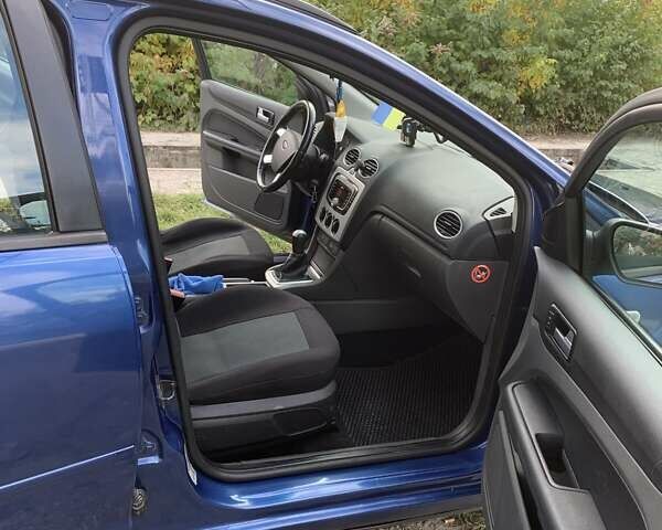 Синий Форд Фокус, объемом двигателя 1.6 л и пробегом 256 тыс. км за 4500 $, фото 13 на Automoto.ua