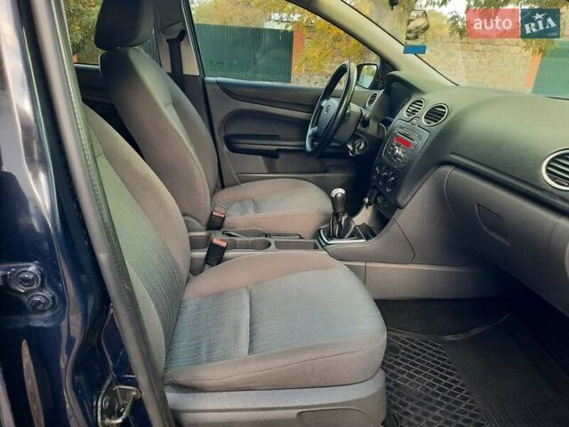 Синий Форд Фокус, объемом двигателя 1.6 л и пробегом 360 тыс. км за 4550 $, фото 23 на Automoto.ua