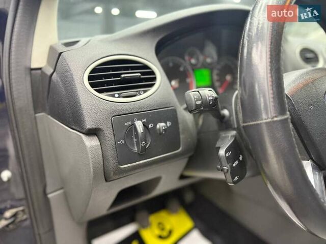 Форд Фокус 2007 в Черновцах на Automoto.ua Синий Форд Фокус, объемом двигателя 1.56 л и пробегом 260 тыс. км за 4800 $, фото 18 на Automoto.ua