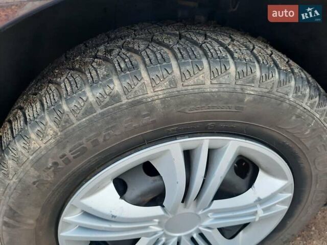 Синий Форд Фокус, объемом двигателя 1.6 л и пробегом 360 тыс. км за 4550 $, фото 81 на Automoto.ua