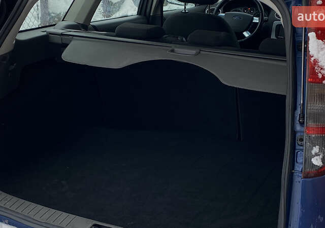 Синий Форд Фокус, объемом двигателя 1.6 л и пробегом 231 тыс. км за 5250 $, фото 67 на Automoto.ua