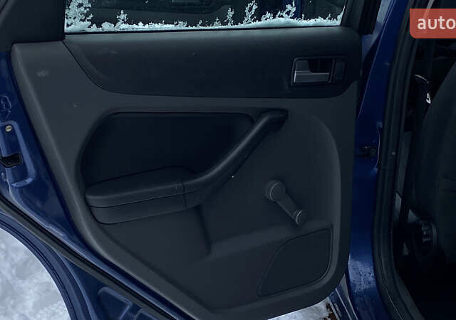 Синий Форд Фокус, объемом двигателя 1.6 л и пробегом 231 тыс. км за 5250 $, фото 59 на Automoto.ua