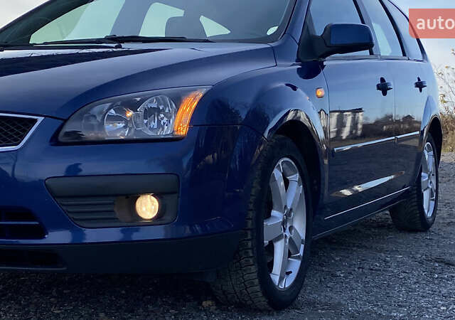 Синий Форд Фокус, объемом двигателя 1.6 л и пробегом 231 тыс. км за 5250 $, фото 2 на Automoto.ua