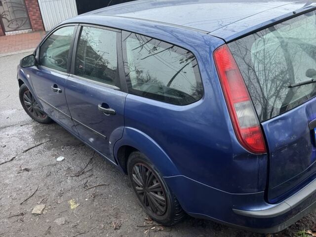 Синий Форд Фокус, объемом двигателя 1.6 л и пробегом 300 тыс. км за 2900 $, фото 3 на Automoto.ua
