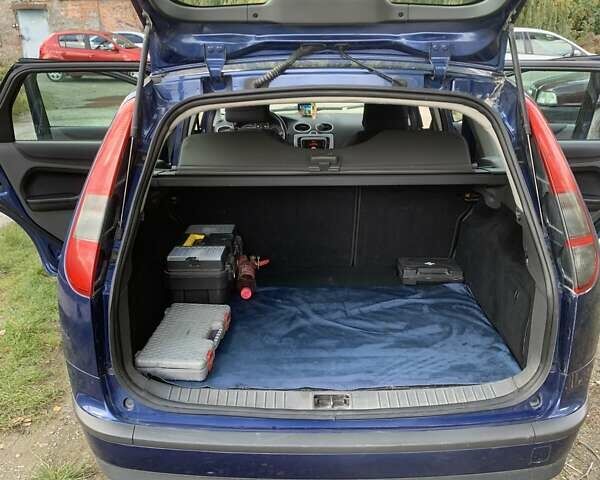 Синий Форд Фокус, объемом двигателя 1.6 л и пробегом 256 тыс. км за 4500 $, фото 10 на Automoto.ua