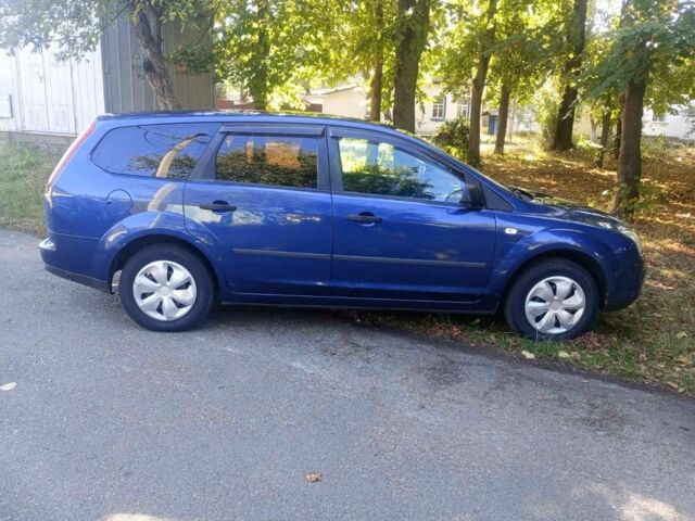 Синий Форд Фокус, объемом двигателя 1.6 л и пробегом 367 тыс. км за 3798 $, фото 1 на Automoto.ua