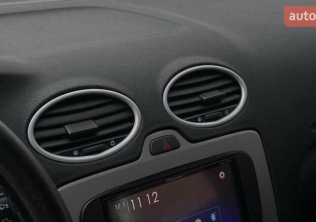 Синий Форд Фокус, объемом двигателя 1.6 л и пробегом 231 тыс. км за 5250 $, фото 45 на Automoto.ua