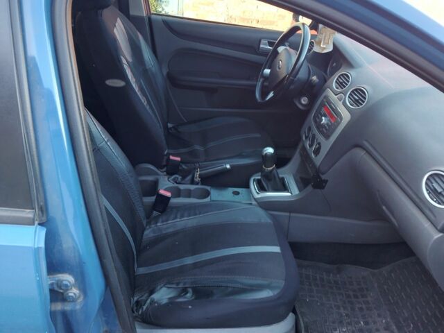 Синій Форд Фокус, об'ємом двигуна 1.5 л та пробігом 272 тис. км за 2500 $, фото 5 на Automoto.ua