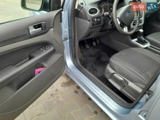 Синій Форд Фокус, об'ємом двигуна 1.56 л та пробігом 280 тис. км за 5000 $, фото 9 на Automoto.ua