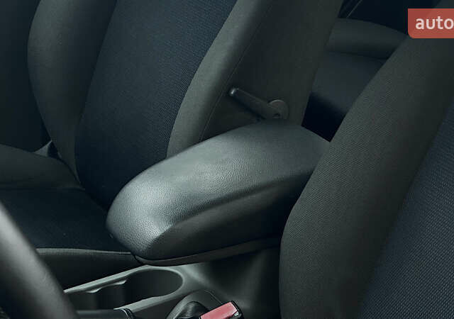 Синий Форд Фокус, объемом двигателя 1.6 л и пробегом 231 тыс. км за 4999 $, фото 58 на Automoto.ua