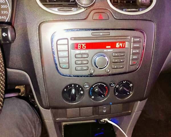 Синій Форд Фокус, об'ємом двигуна 0 л та пробігом 251 тис. км за 5200 $, фото 1 на Automoto.ua