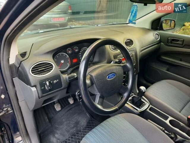 Синий Форд Фокус, объемом двигателя 1.6 л и пробегом 360 тыс. км за 4550 $, фото 53 на Automoto.ua