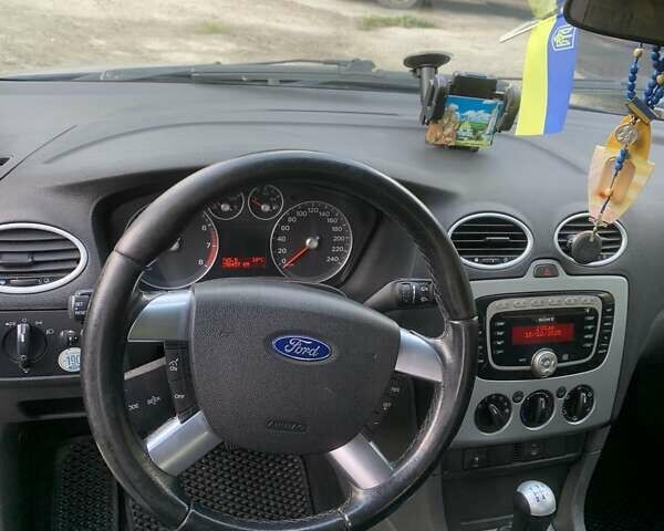 Синий Форд Фокус, объемом двигателя 1.6 л и пробегом 256 тыс. км за 4500 $, фото 8 на Automoto.ua