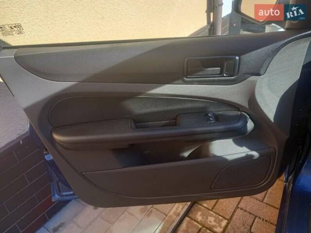 Синий Форд Фокус, объемом двигателя 1.6 л и пробегом 367 тыс. км за 3798 $, фото 16 на Automoto.ua