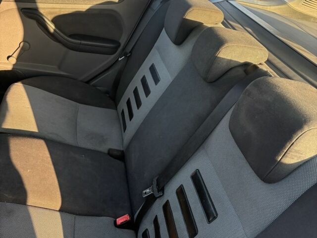 Синий Форд Фокус, объемом двигателя 1.6 л и пробегом 290 тыс. км за 3500 $, фото 6 на Automoto.ua