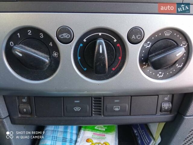 Синий Форд Фокус, объемом двигателя 1.8 л и пробегом 282 тыс. км за 5100 $, фото 51 на Automoto.ua