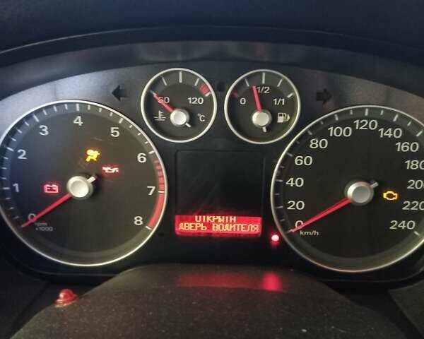 Синій Форд Фокус, об'ємом двигуна 1.6 л та пробігом 202 тис. км за 5400 $, фото 3 на Automoto.ua