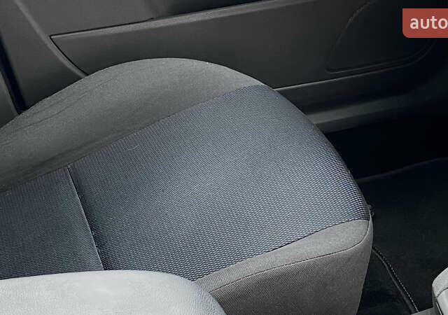 Синий Форд Фокус, объемом двигателя 1.6 л и пробегом 231 тыс. км за 5250 $, фото 53 на Automoto.ua