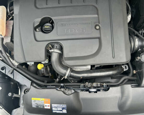 Синій Форд Фокус, об'ємом двигуна 1.6 л та пробігом 292 тис. км за 4800 $, фото 8 на Automoto.ua