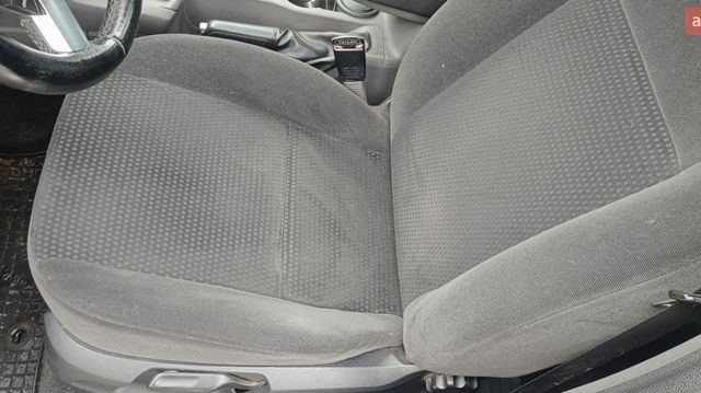 Синій Форд Фокус, об'ємом двигуна 1.6 л та пробігом 231 тис. км за 4900 $, фото 3 на Automoto.ua