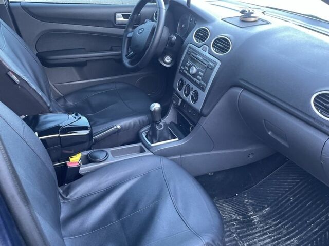 Синій Форд Фокус, об'ємом двигуна 1.8 л та пробігом 340 тис. км за 4700 $, фото 8 на Automoto.ua