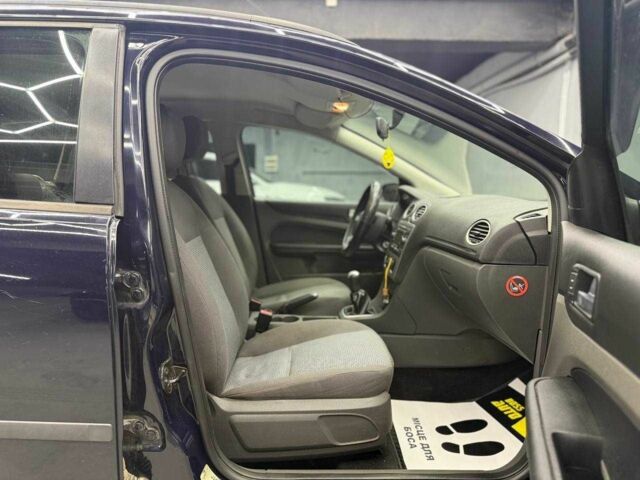 Синий Форд Фокус, объемом двигателя 1.6 л и пробегом 260 тыс. км за 4800 $, фото 8 на Automoto.ua