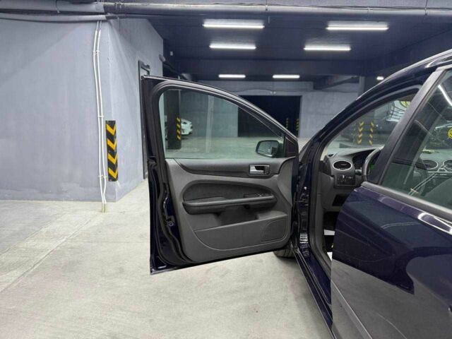 Синий Форд Фокус, объемом двигателя 1.6 л и пробегом 260 тыс. км за 4800 $, фото 22 на Automoto.ua