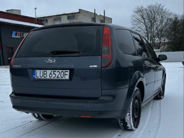 Синий Форд Фокус, объемом двигателя 1.6 л и пробегом 284 тыс. км за 1900 $, фото 5 на Automoto.ua
