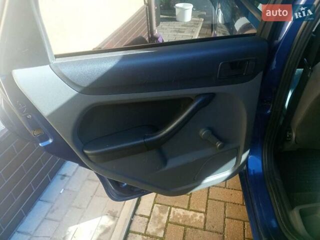 Синий Форд Фокус, объемом двигателя 1.6 л и пробегом 367 тыс. км за 3798 $, фото 19 на Automoto.ua